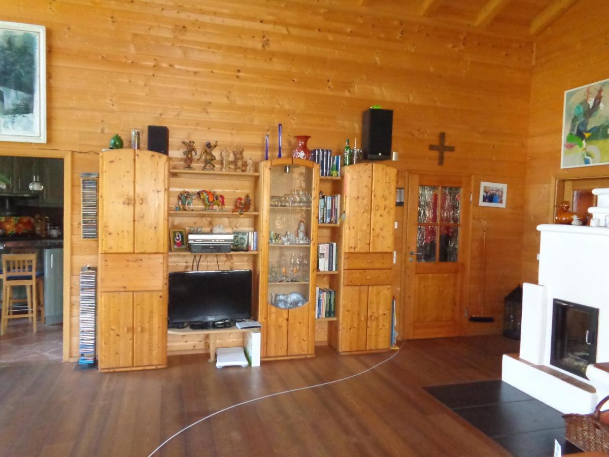 Barrierefreies Zimmer Im Blockhaus Mit Sauna Am See Soyen Exteriér fotografie