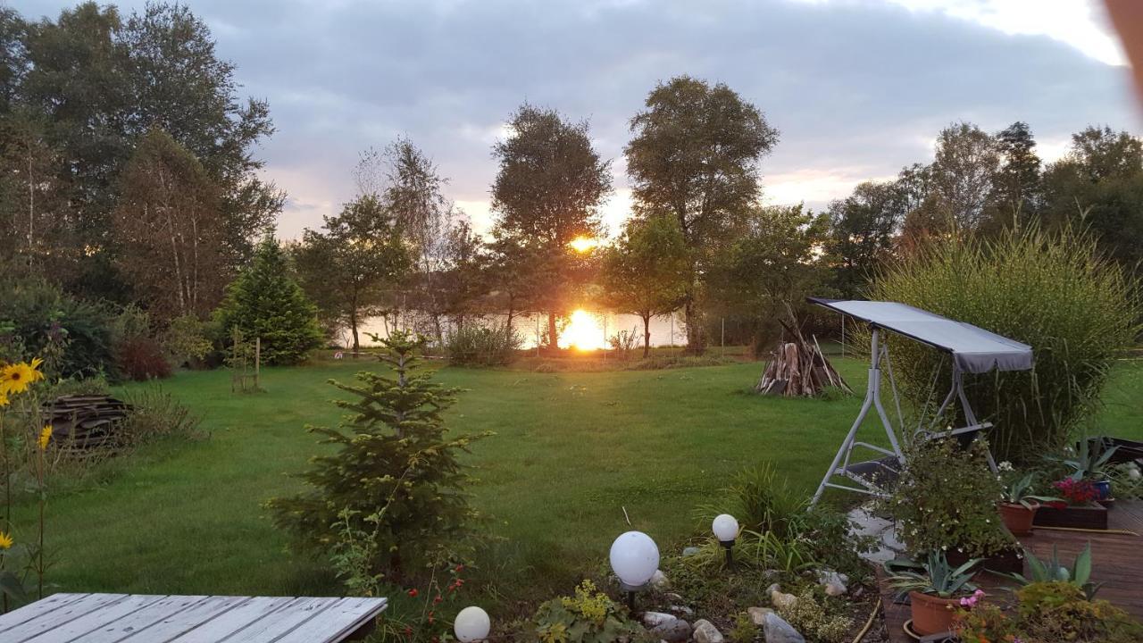 Barrierefreies Zimmer Im Blockhaus Mit Sauna Am See Soyen Exteriér fotografie