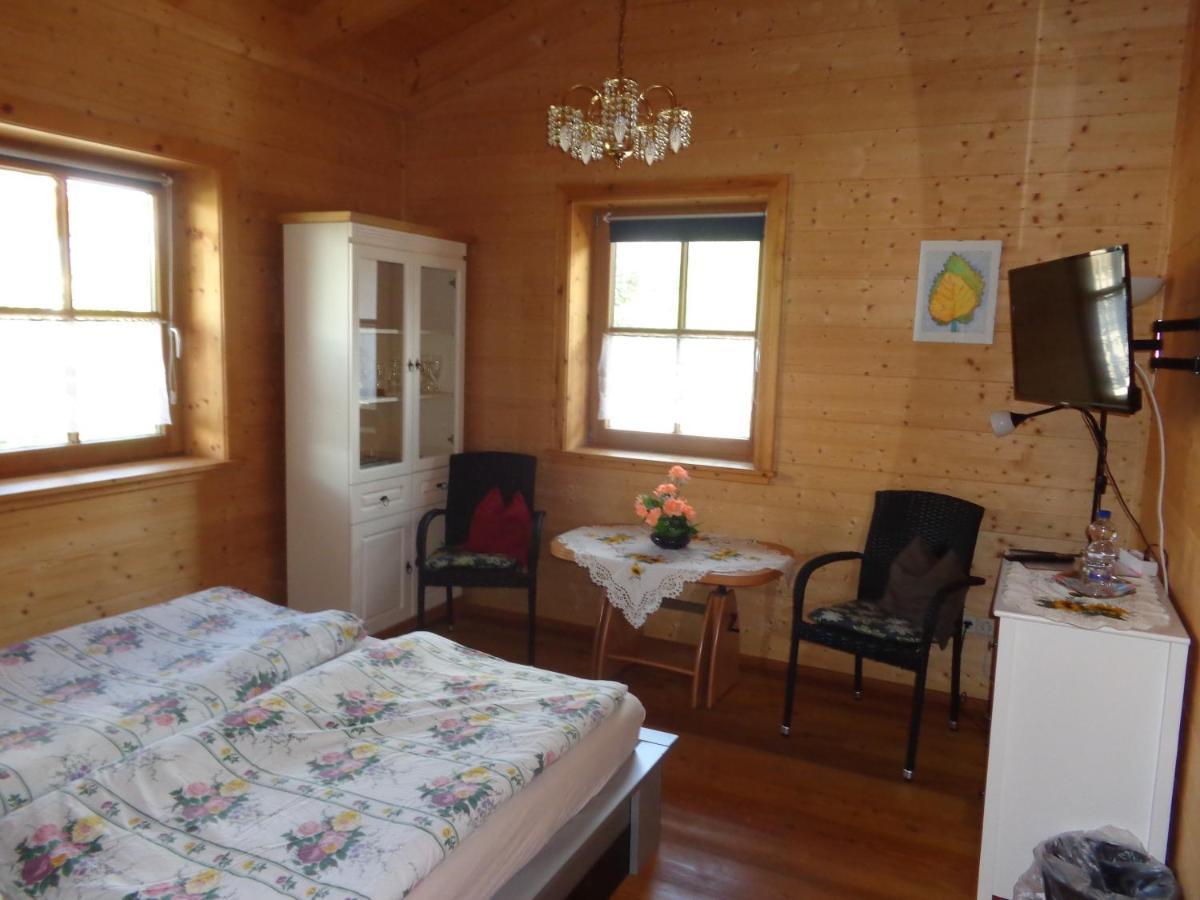 Barrierefreies Zimmer Im Blockhaus Mit Sauna Am See Soyen Exteriér fotografie